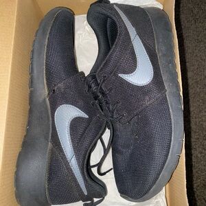 Nike Rosche One all black. Youth size.